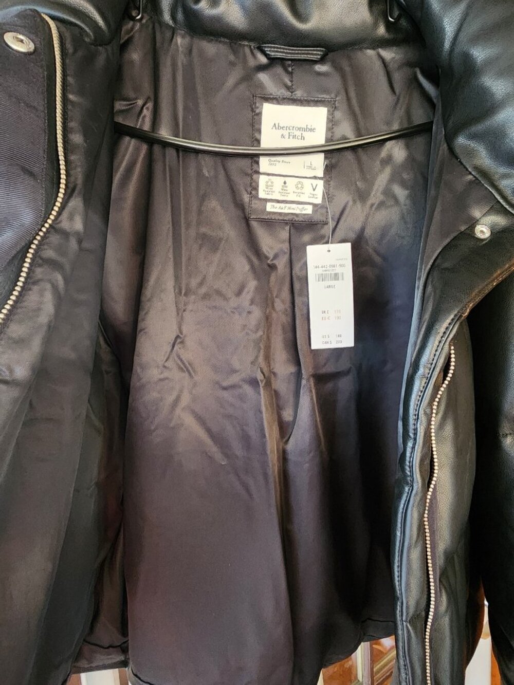 Abercrombie & Fitch Black Vegan Leather Puffer Jacket — Women’s Large — NWT